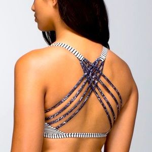 Lululemon free to be wild bra size 2
